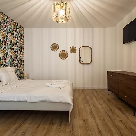 Long Street - Historic Center Апартаменты *